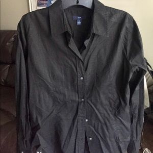 GAP women’s black button up